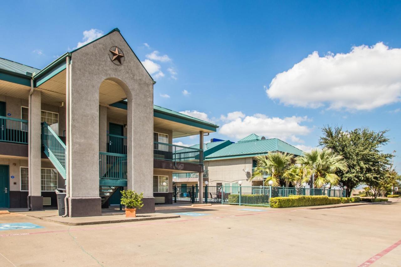 Americas Best Value Inn Fort Worth Esterno foto