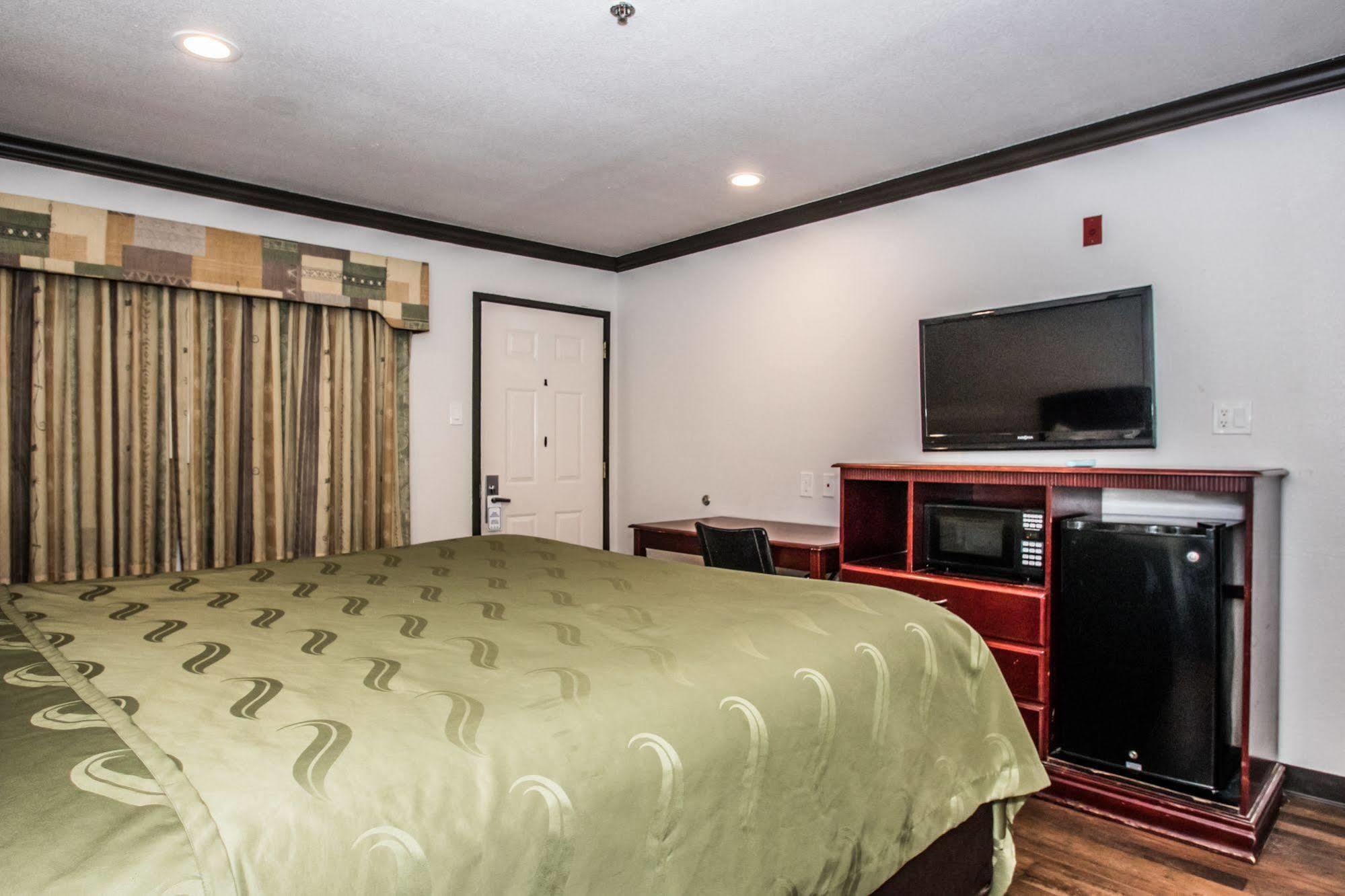 Americas Best Value Inn Fort Worth Esterno foto