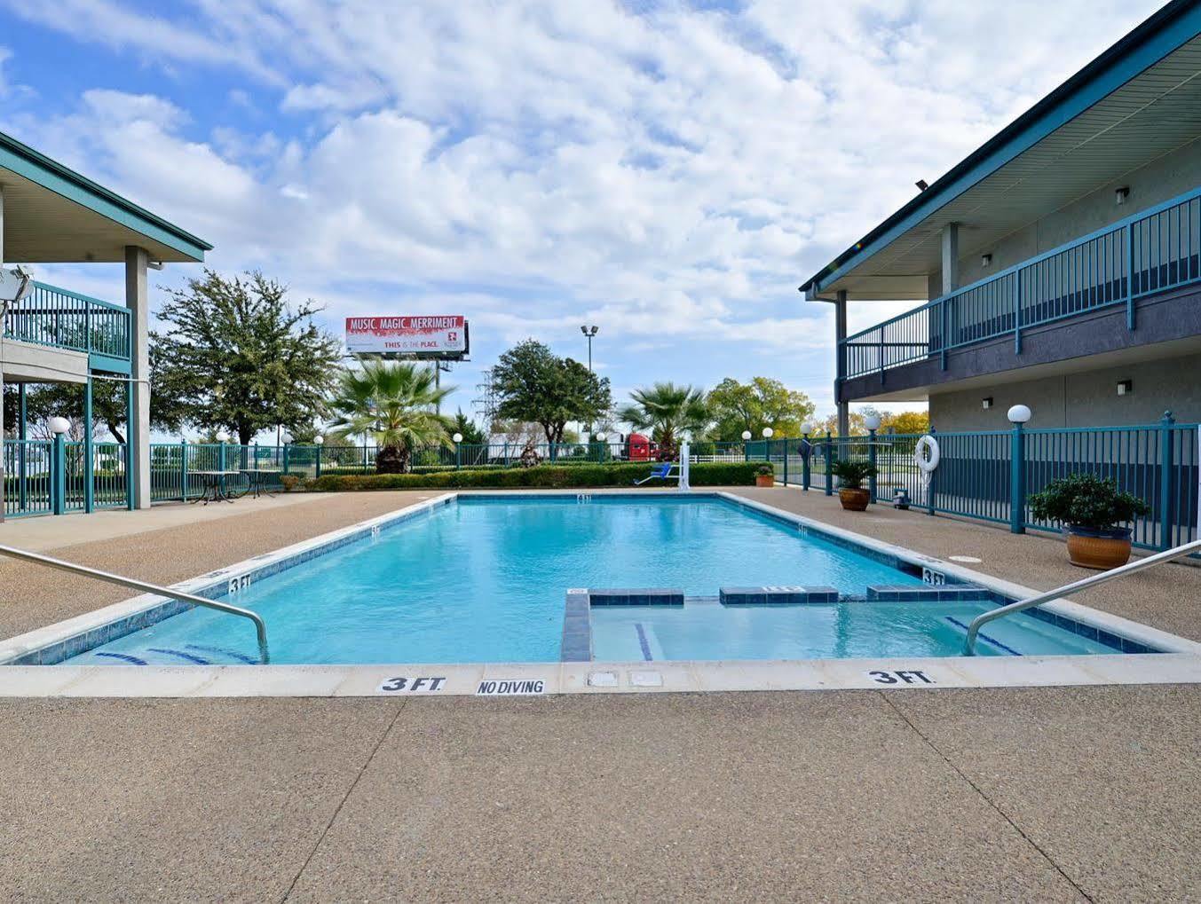 Americas Best Value Inn Fort Worth Esterno foto